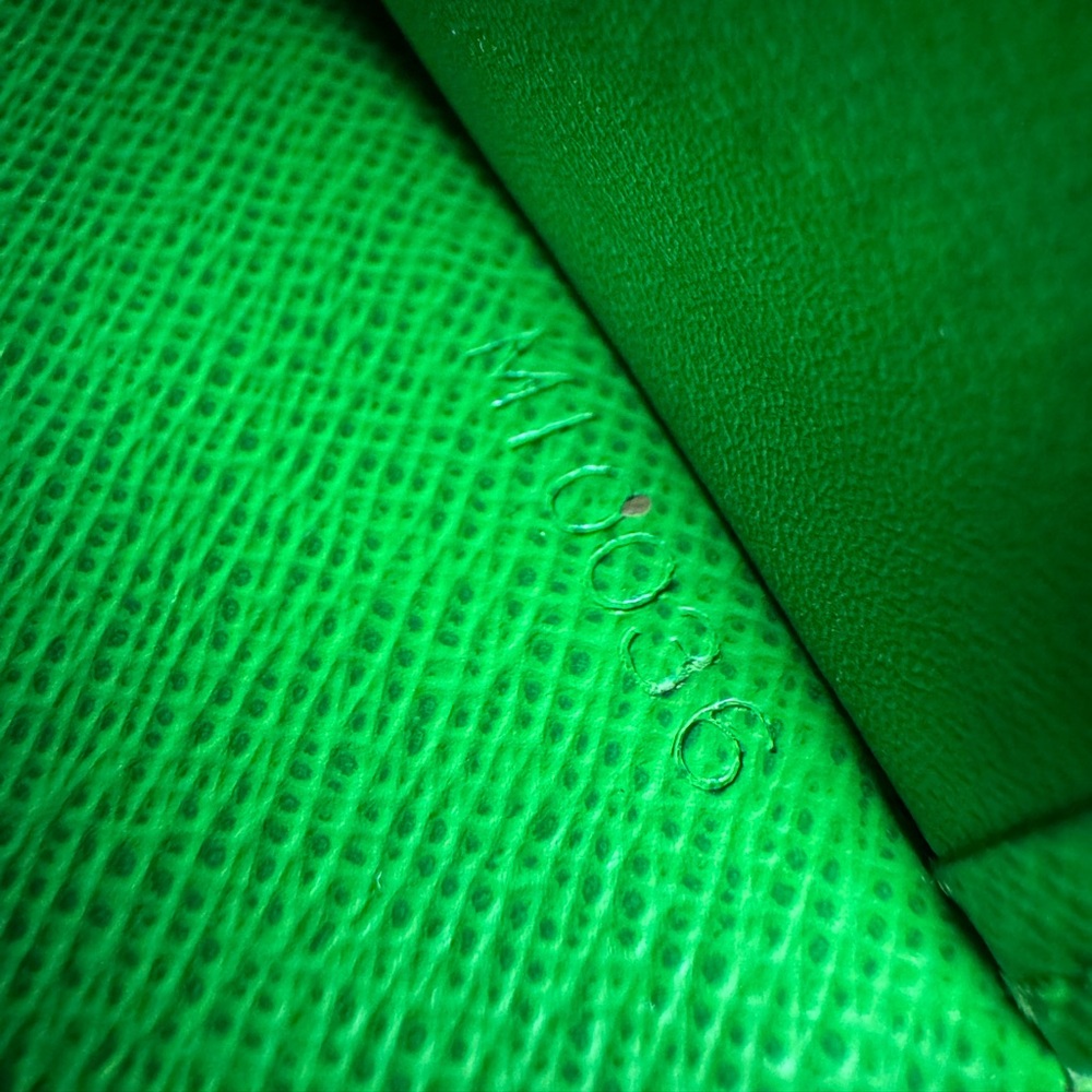 Louis Vuitton Green Perforated Bifold Wallet - Limited Edition - Picture 5 of 5